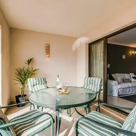 Atico Roger De Flor アパート *