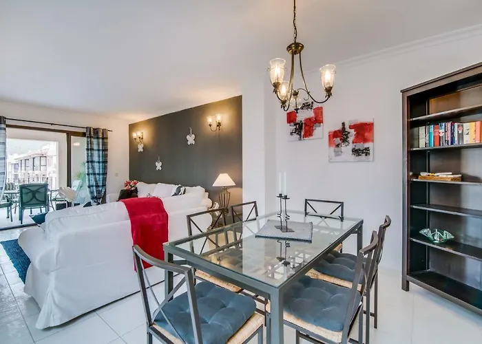 Atico Roger De Flor *